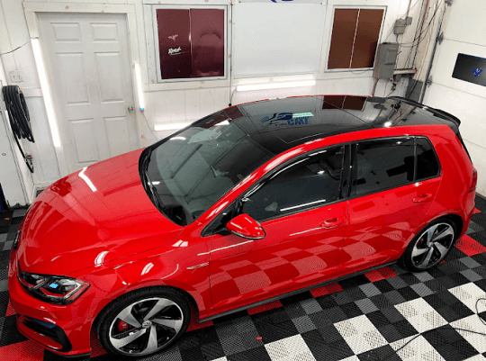 Stay cool and stylish with Monktons Window Tint! Our innovative ceramic films reduce heat by up to 50%, block 99% of UV rays, and protect your vehicle's interior.